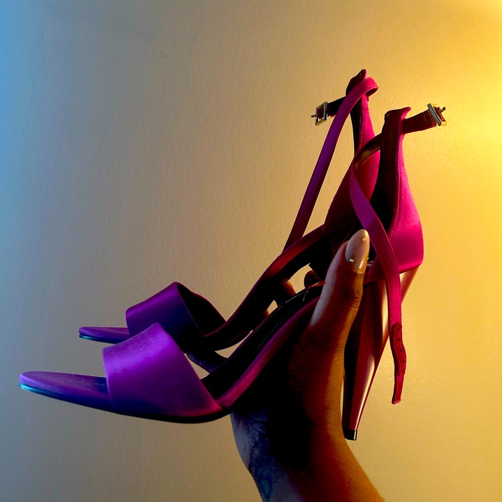NWT Kendall & Kylie fuschia heels